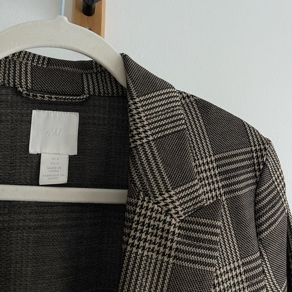 H&M Blazer - Picture 3 of 5